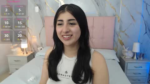 Abril Cruz online show from 10/21/25, 03:29