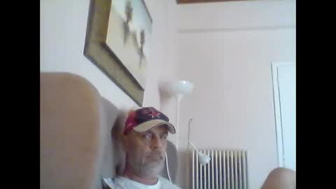 Snapshot of dumaeros77 chatting on 12/19/24, 07:40 Duma online show from 12/19/24, 07:40