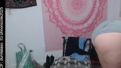 Snapshot of dumlala chatting on 12/03/25, 04:31 the only advantage you have over me is that u can kiss my ass and i cant online show from 12/03/25, 04:31