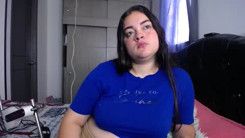 Snapshot of dumont_model chatting on 12/01/25, 08:25 Nicole online show from 12/01/25, 08:25