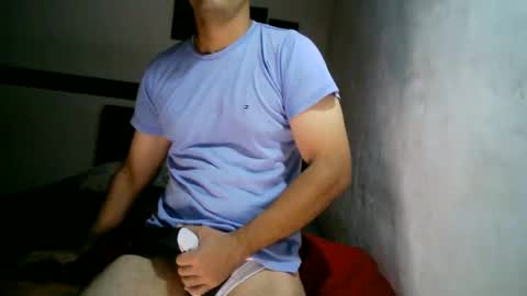 Snapshot of dumout33 chatting on 01/03/25, 05:10 Sergio online show from 01/03/25, 05:10