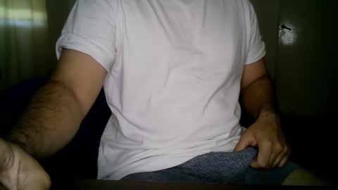 Snapshot of dumout33 chatting on 10/14/25, 04:30 Sergio online show from 10/14/25, 04:30