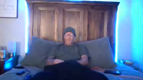 DUO2069 online show from 11/28/25, 06:21