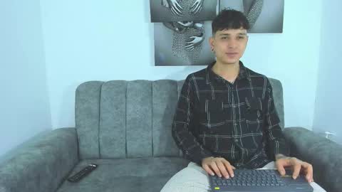 Nicolle y Julian online show from 02/12/26, 04:18