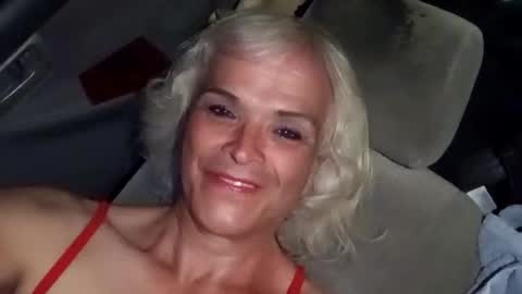 Snapshot of dustbunny64 chatting on 03/13/26, 09:27 dustbunny64 online show from 03/13/26, 09:27