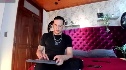 Dustin Sonne online show from 11/11/25, 04:01