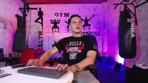Snapshot of dustin_sonne chatting on 05/05/26, 03:36 Dustin Sonne online show from 05/05/26, 03:36