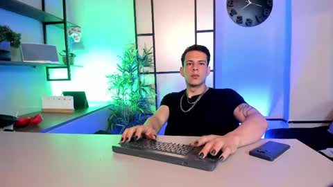 Snapshot of dustin_sonne chatting on 05/19/26, 03:24 Dustin Sonne online show from 05/19/26, 03:24
