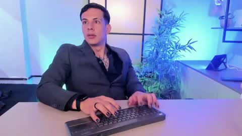 Snapshot of dustin_sonne chatting on 06/07/26, 03:32 Dustin Sonne online show from 06/07/26, 03:32