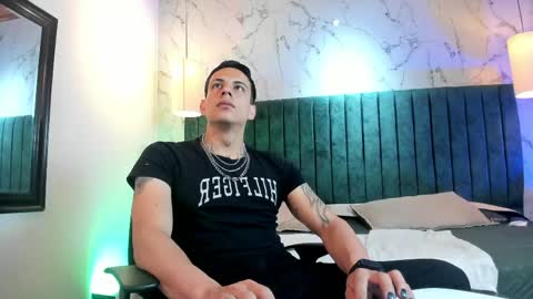 Snapshot of dustin_sonne chatting on 06/08/26, 03:29 Dustin Sonne online show from 06/08/26, 03:29