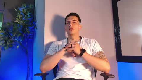 Snapshot of dustin_sonne chatting on 06/13/26, 03:37 Dustin Sonne online show from 06/13/26, 03:37