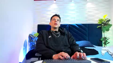 Snapshot of dustin_sonne chatting on 06/15/26, 03:31 Dustin Sonne online show from 06/15/26, 03:31