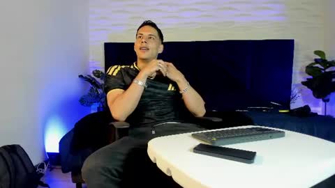 Snapshot of dustin_sonne chatting on 07/04/26, 03:13 Dustin Sonne online show from 07/04/26, 03:13