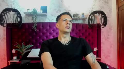 Snapshot of dustin_sonne chatting on 07/05/26, 03:34 Dustin Sonne online show from 07/05/26, 03:34