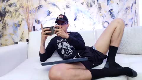 Snapshot of dustindollin_ chatting on 01/11/25, 01:59 Dustin Dollin online show from 01/11/25, 01:59