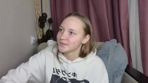 Snapshot of dustydeida chatting on 01/18/26, 07:06 Jenny online show from 01/18/26, 07:06