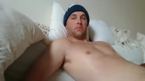 Snapshot of dustyroy09 chatting on 10/07/25, 12:52 dustyroy09 online show from 10/07/25, 12:52