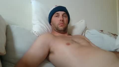 Snapshot of dustyroy09 chatting on 10/17/25, 06:38 dustyroy09 online show from 10/17/25, 06:38