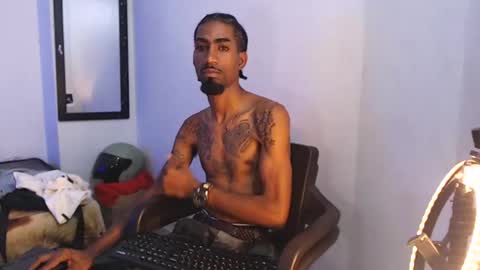 Snapshot of duvanf18 chatting on 06/27/26, 05:45 Elburrito online show from 06/27/26, 05:45