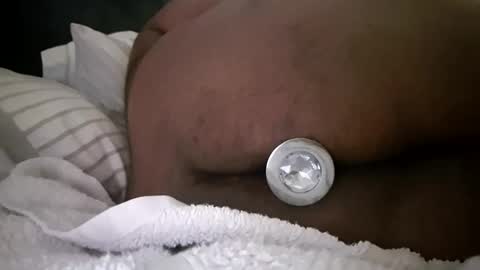 Snapshot of dvdsam111 chatting on 12/17/25, 08:15 Ranni online show from 12/17/25, 08:15