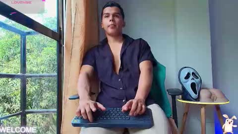 Snapshot of dwayne_brown chatting on 10/26/25, 02:12 dwayne_brown online show from 10/26/25, 02:12