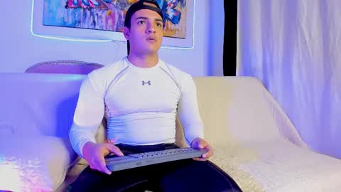 dwayne_esteven10 online show from 02/07/26, 11:52