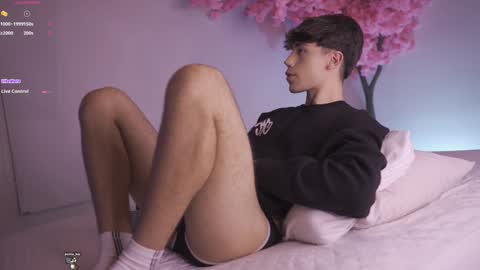 Snapshot of dwayne_xx chatting on 01/07/25, 06:35 Dwayne xx online show from 01/07/25, 06:35