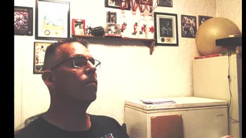 Snapshot of dwinmontana chatting on 09/13/25, 07:19 dwinmontana online show from 09/13/25, 07:19