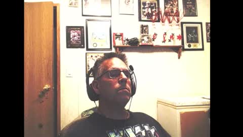 Snapshot of dwinmontana chatting on 10/22/25, 04:57 dwinmontana online show from 10/22/25, 04:57