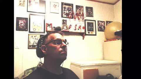 Snapshot of dwinmontana chatting on 11/11/25, 07:19 dwinmontana online show from 11/11/25, 07:19