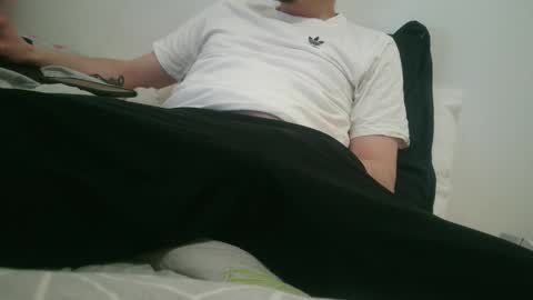 Snapshot of dy22__ chatting on 02/19/25, 07:48 dy22__ online show from 02/19/25, 07:48