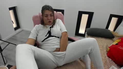 dayana online show from 02/15/26, 07:51