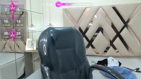 Snapshot of dyla_n18_ chatting on 02/02/25, 09:45 dyla_n18_ online show from 02/02/25, 09:45