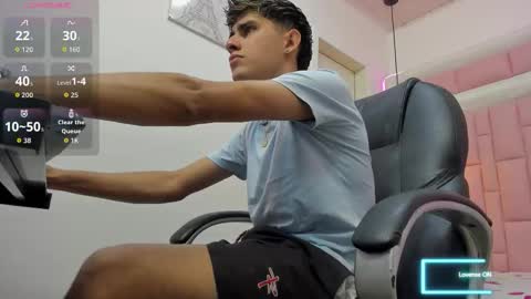 Snapshot of dyla_n18_ chatting on 10/12/25, 11:48 dyla_n18_ online show from 10/12/25, 11:48