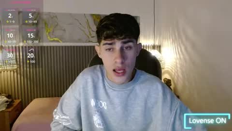 Snapshot of dyla_n18_ chatting on 11/17/25, 08:25 dyla_n18_ online show from 11/17/25, 08:25