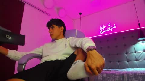 Snapshot of dyla_n18_ chatting on 01/10/26, 07:37 dyla_n18_ online show from 01/10/26, 07:37