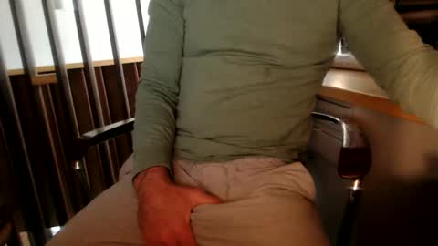 Snapshot of dylan1300 chatting on 12/11/24, 03:47 dylan1300 online show from 12/11/24, 03:47