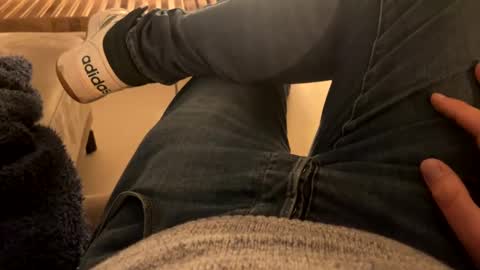 Snapshot of dylan198771 chatting on 12/28/24, 03:58 Dylan online show from 12/28/24, 03:58