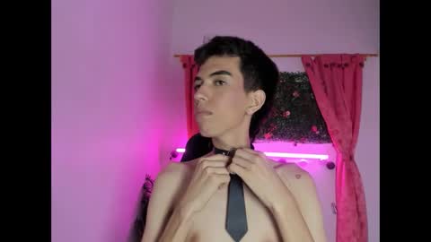 Snapshot of dylan_2005 chatting on 09/18/25, 11:23 Dylan online show from 09/18/25, 11:23