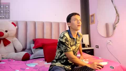 Snapshot of dylan_and_kim chatting on 02/18/26, 12:23 dylan_and_kim online show from 02/18/26, 12:23