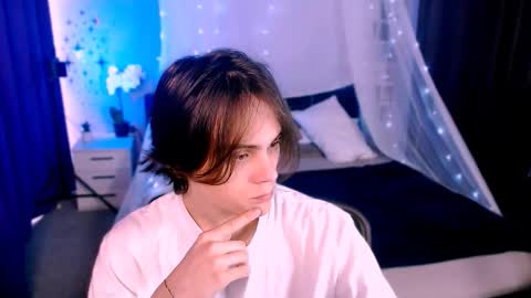 Snapshot of dylan_bold chatting on 11/13/25, 09:30 dylan_bold online show from 11/13/25, 09:30