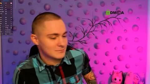 Snapshot of dylan_bold chatting on 12/22/25, 08:22 dylan_bold online show from 12/22/25, 08:22