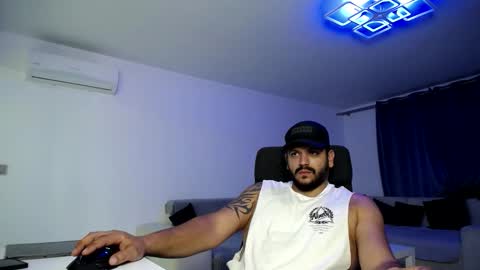 Snapshot of dylan_dom_ chatting on 09/25/25, 08:01 Dylan Dom online show from 09/25/25, 08:01