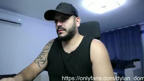 Snapshot of dylan_dom_ chatting on 10/19/25, 10:21 Dylan Dom online show from 10/19/25, 10:21