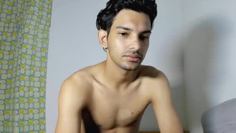 Snapshot of dylan_hoot chatting on 09/13/25, 09:58 Dylan online show from 09/13/25, 09:58