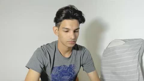 Snapshot of dylan_hoot chatting on 09/16/25, 07:37 Dylan online show from 09/16/25, 07:37