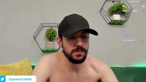 Dylan online show from 11/18/25, 12:16