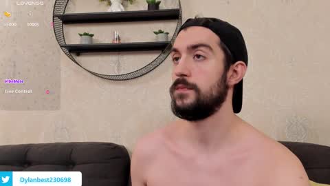 Dylan online show from 12/18/25, 12:38