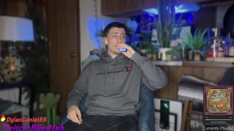 Dylan Daniel 7.8 online show from 12/24/24, 02:32