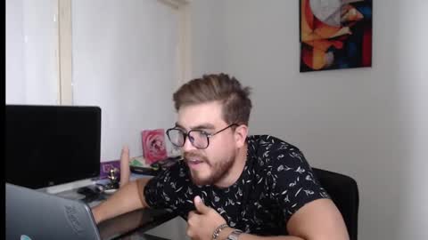 Snapshot of dylanhot10 chatting on 12/19/24, 09:17 dylanhot10 online show from 12/19/24, 09:17